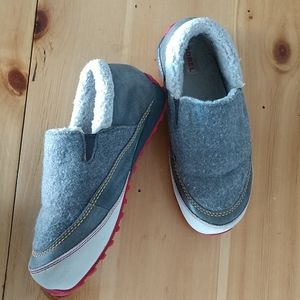 Sorel leather/wool slip on shoes